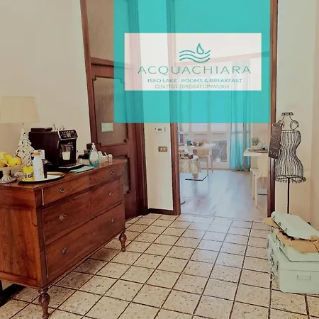 Acquachiara Center With Parking Inside Foresteria Alojamento de Acomodação e Pequeno-almoço Iseo